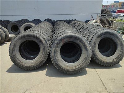Truck Rim and Tire for Commercial Truck